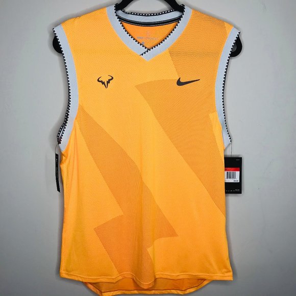 nike sleeveless tennis shirt